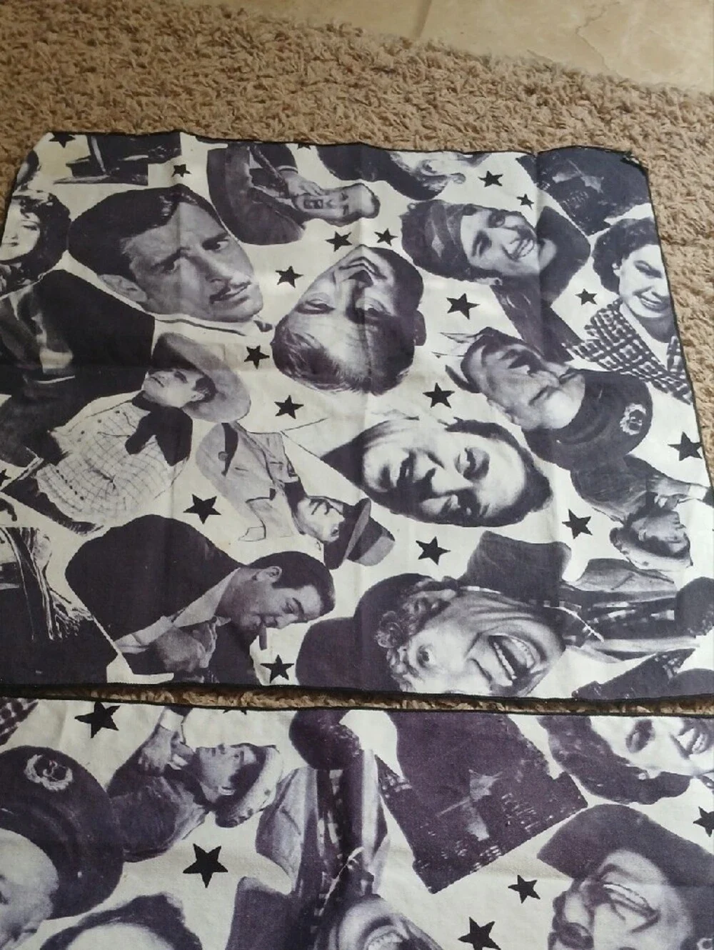 Vintage Hollywood Faces Print Foldable Mat - Black & White